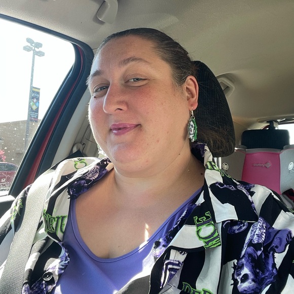 Meet your Posher, Andrea - Picture 1 of 1